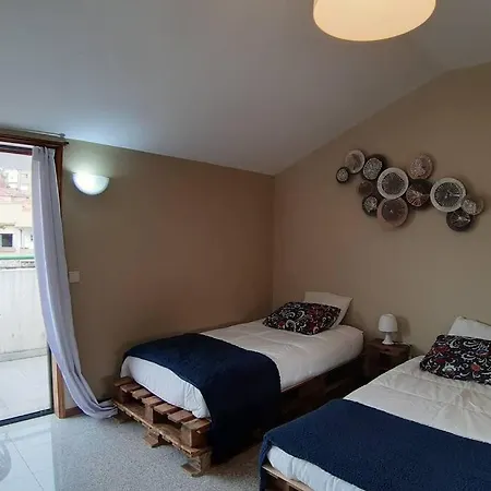 Cozy House - Close To Metro, Wine Cellars - Host8 *