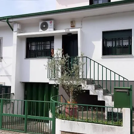 Cozy House - Close To Metro, Wine Cellars - Host8 *