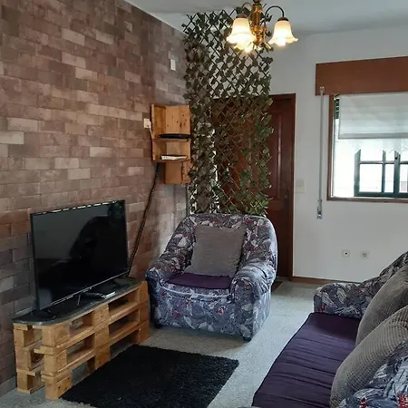 Cozy House - Close To Metro, Wine Cellars - Host8 Apartment *