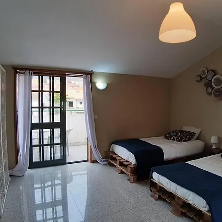 Cozy House - Close To Metro, Wine Cellars - Host8